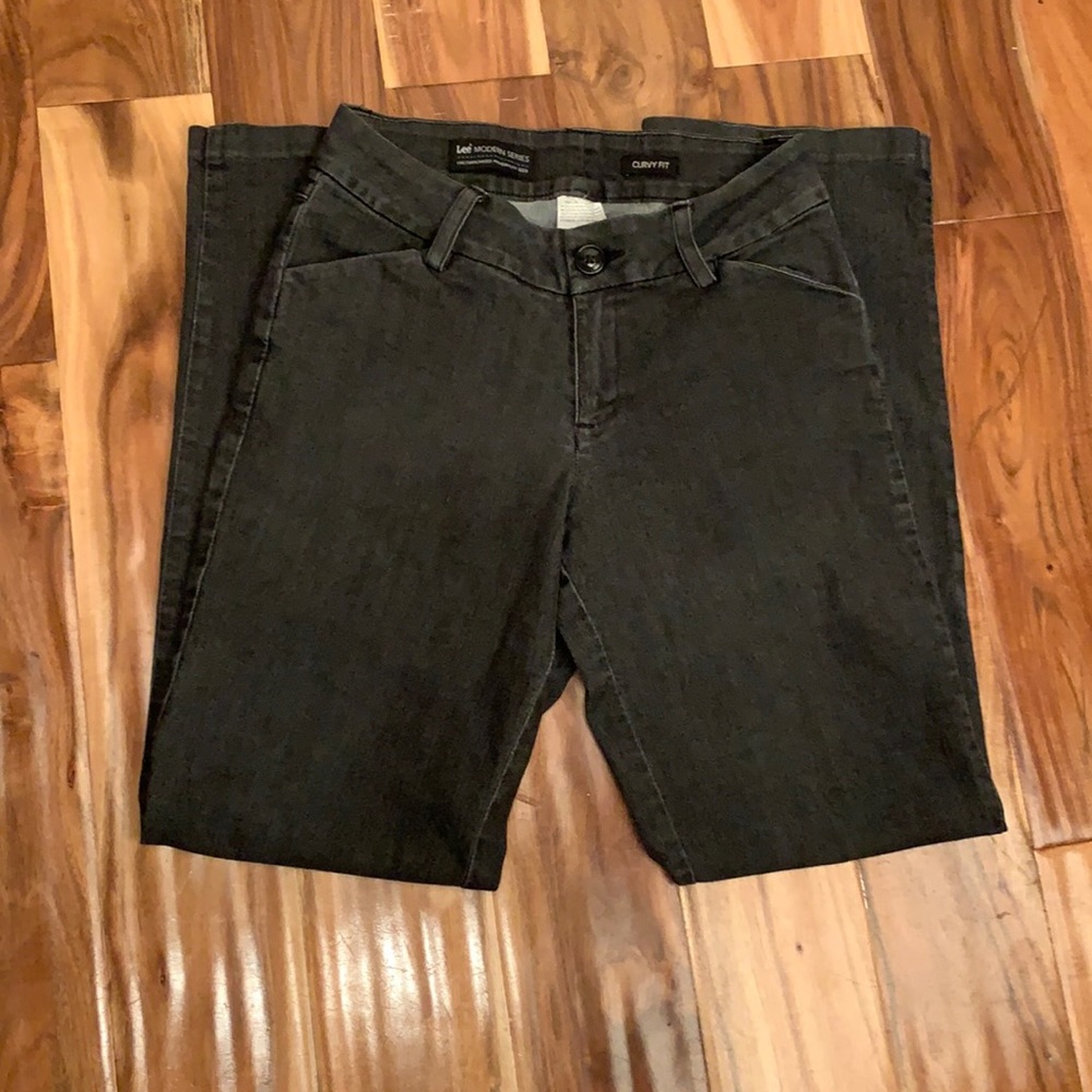 Lee modern series curvy fit woman’s jean size 8M